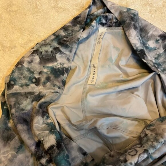 029 - 2021 Lululemon Align Short 8" Kaleidofloral Multi Size 20 - Picture 9 of 9